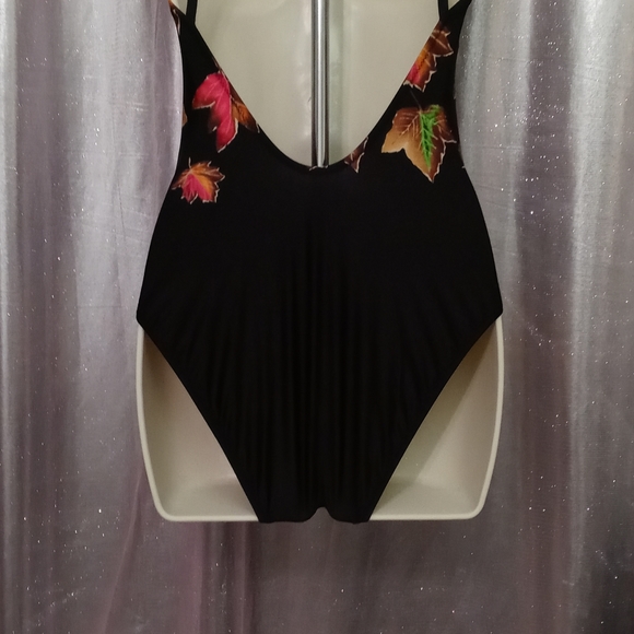 One piece - Picture 5 of 6